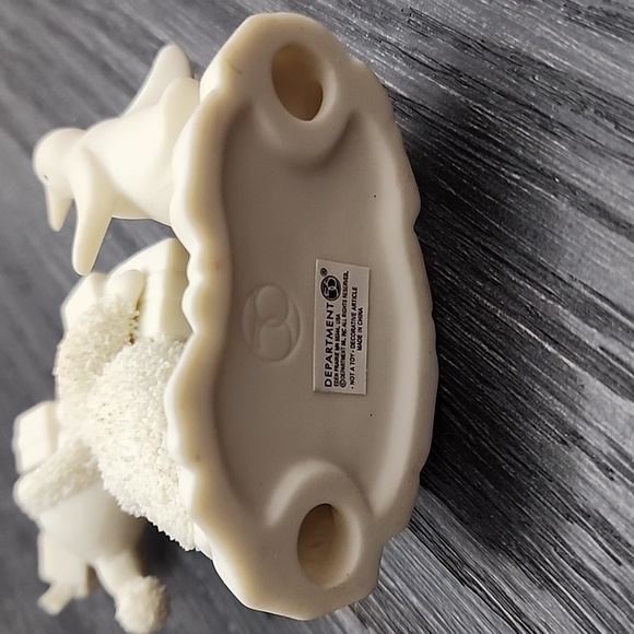 Dept 56 Snowbabies I Have Lots to Give Figurine Vintage 2002 Child with Penguin - Picture 7 of 8